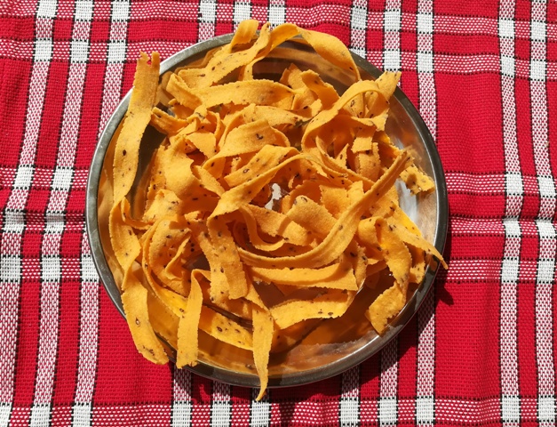 ribbon pakoda recipe, how to make ribbon murukku recipe , ola pakoda